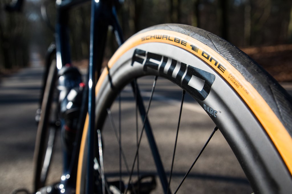 Par de ruedas FFWD TYRO 45 mm Carbon Disc Tubeless - Imagen 5