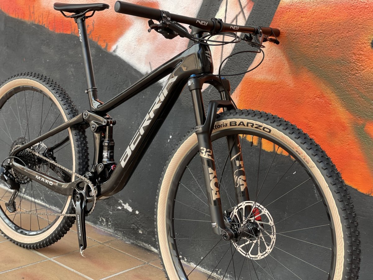 BERRIA MAKO 4 MODELO 2022 TALLA M - Imagen 5