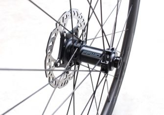 Par de ruedas FFWD TYRO 45 mm Carbon Disc Tubeless - Imagen 8