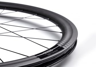 Par de ruedas FFWD TYRO 45 mm Carbon Disc Tubeless - Imagen 7