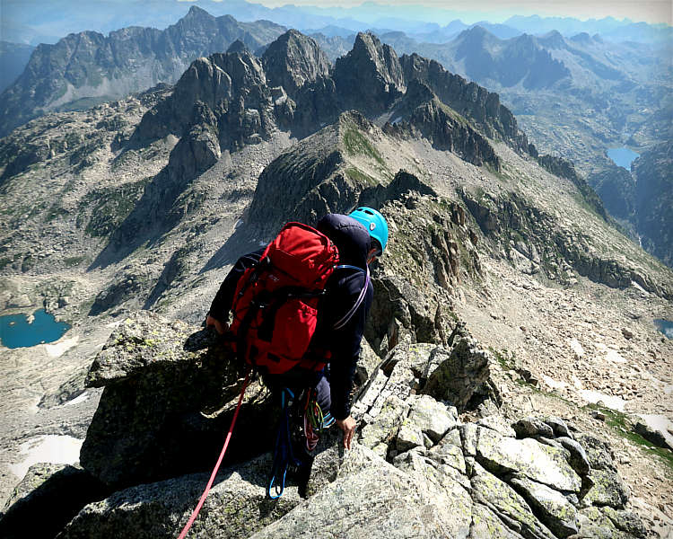 Cresta de Besiberris con guía de alta montaña - Imagen 5