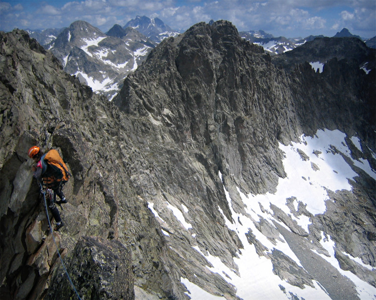Cresta de Costerillou con guía de montaña