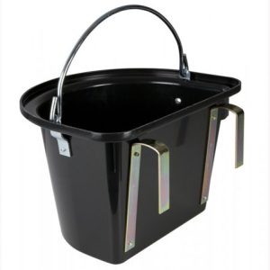 Comedero puerta caballos